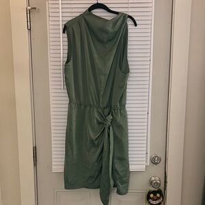 Elegant Green Sleeveless Dress